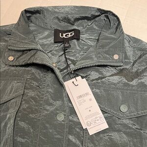 UGG Shimmering Silver vest